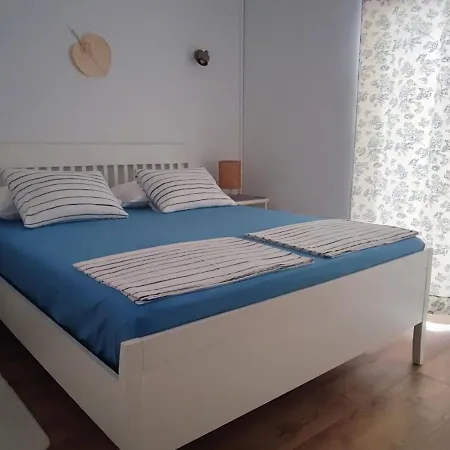 Lorys Gradac (Split-Dalmatia)