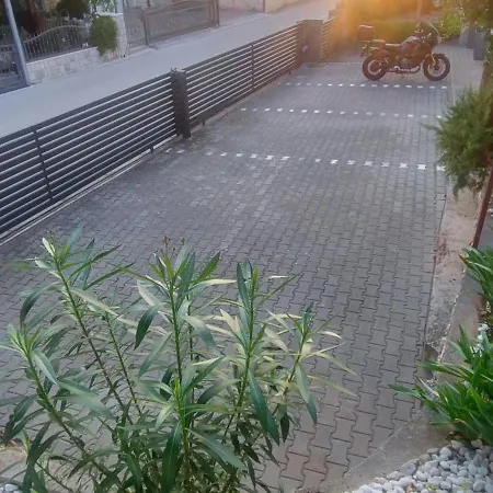 Apartament Lorys *